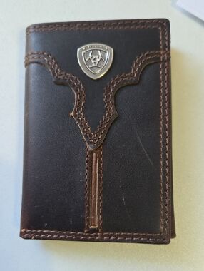 Ariat Men's Dark Brown With Shield Rodeo Wallet